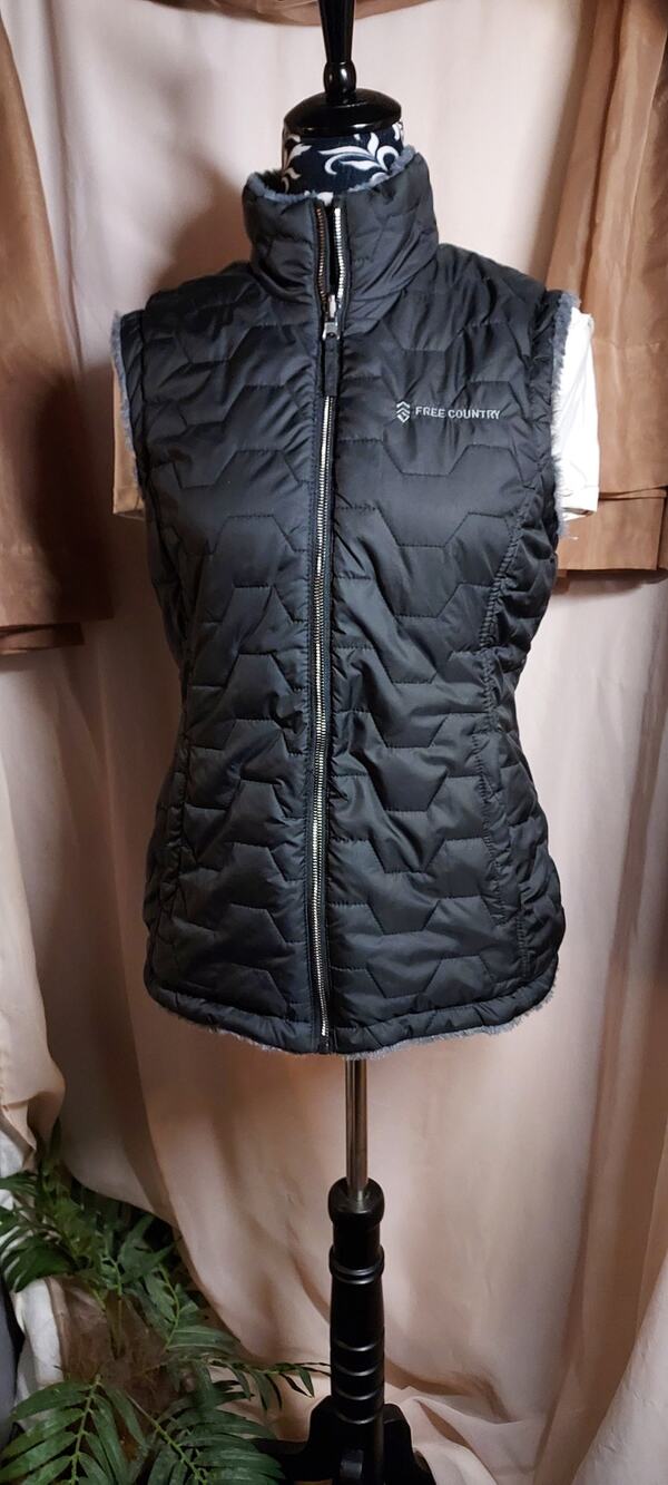 Free Country Women's Black Faux Fur Cozy Gorpcore Winter Puffer Vest Size Small